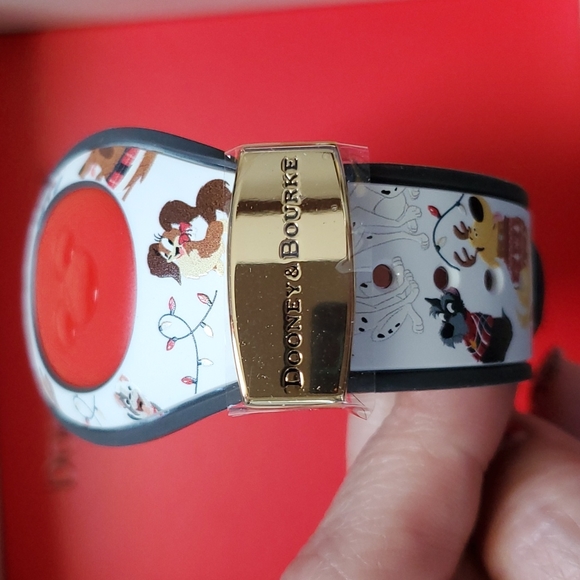 Disney Santa Tails Dooney and Bourke MagicBand - Picture 4 of 6